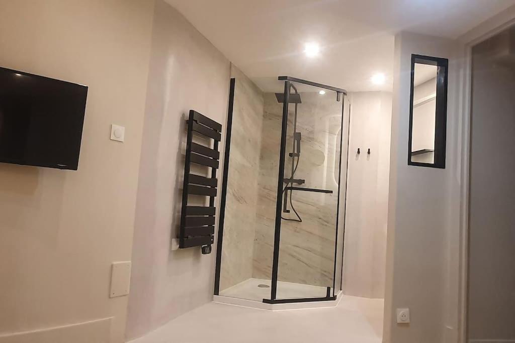 Suite Vinicole Hypercentre, Bastille & Gare 9 Min A Pied Grenoble Exterior photo